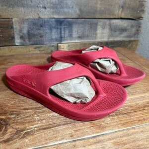 TELIC Energy Flip Flop Comfort Sandal Lightweight Waterproof Red Med W/9 M/8 USA